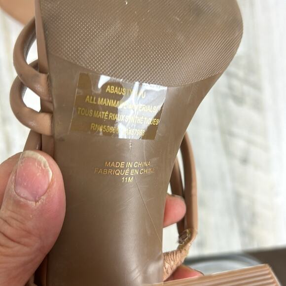 Abound womens 11 tan faux leather block heel open toe slip on sandals - Picture 9 of 9